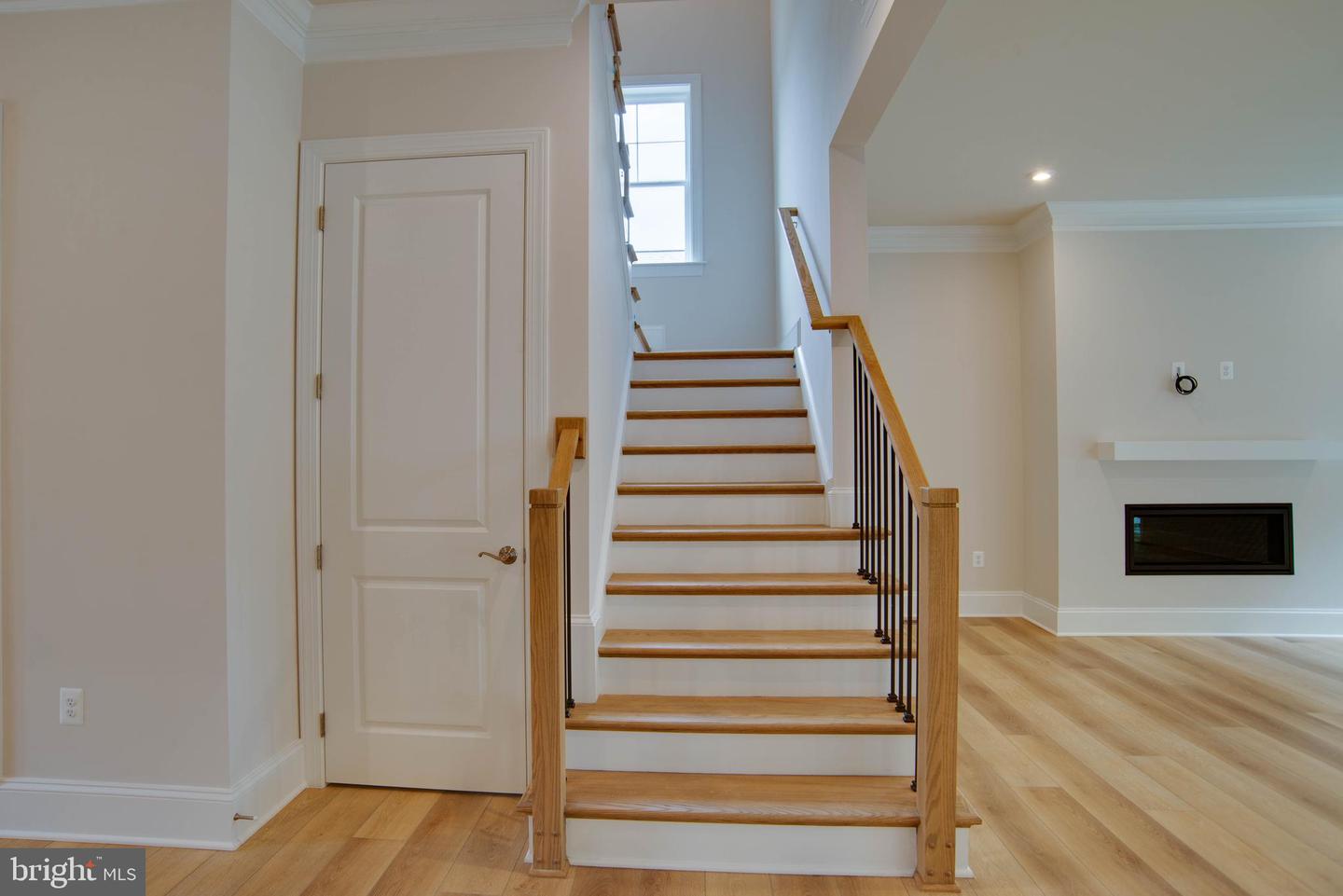 1419 COTTAGE ST SW, VIENNA, Virginia 22180, 6 Bedrooms Bedrooms, 14 Rooms Rooms,5 BathroomsBathrooms,Residential,For sale,1419 COTTAGE ST SW,VAFX2260792 MLS # VAFX2260792 1419 COTTAGE ST SW, VIENNA, Virginia 22180, 6 Bedrooms Bedrooms, 14 Rooms Rooms,5 BathroomsBathrooms,Residential,For sale,1419 COTTAGE ST SW,VAFX2260792 MLS # VAFX2260792