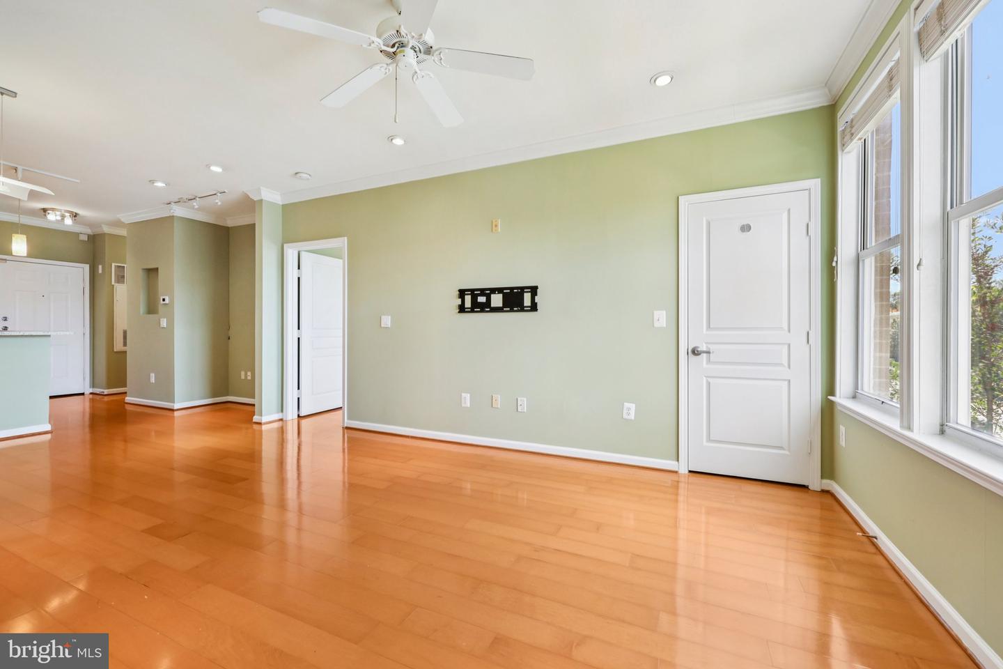 12000 MARKET ST #204, RESTON, Virginia 20190, 2 Bedrooms Bedrooms, ,1 BathroomBathrooms,Residential,For sale,12000 MARKET ST #204,VAFX2265096 MLS # VAFX2265096