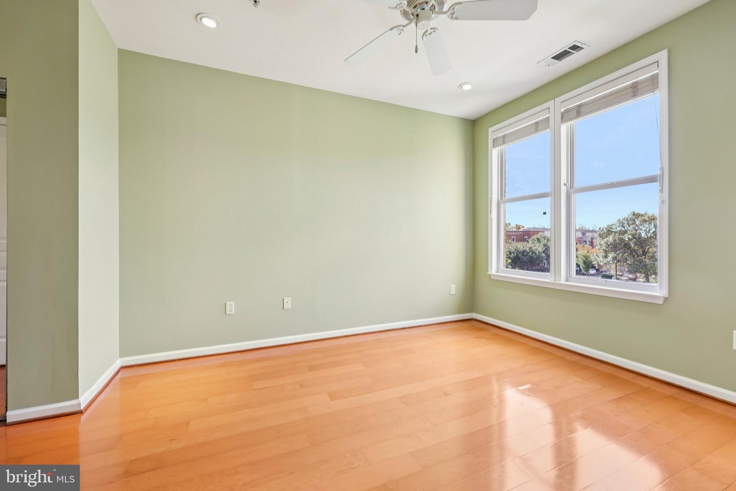 12000 MARKET ST #204, RESTON, Virginia 20190, 2 Bedrooms Bedrooms, ,1 BathroomBathrooms,Residential,For sale,12000 MARKET ST #204,VAFX2265096 MLS # VAFX2265096