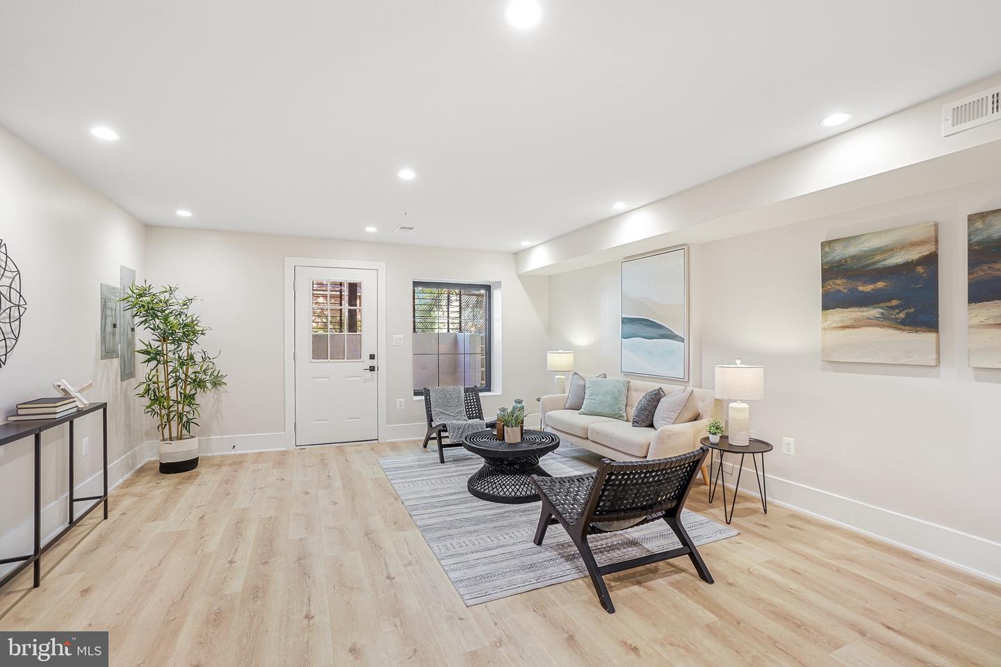 4414 HARRISON ST NW, WASHINGTON, District Of Columbia 20015, 5 Bedrooms Bedrooms, ,5 BathroomsBathrooms,Residential,For sale,4414 HARRISON ST NW,DCDC2225660 MLS # DCDC2225660