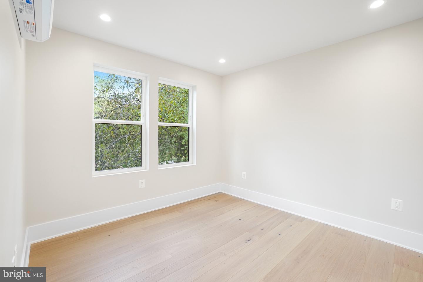 4414 HARRISON ST NW, WASHINGTON, District Of Columbia 20015, 5 Bedrooms Bedrooms, ,5 BathroomsBathrooms,Residential,For sale,4414 HARRISON ST NW,DCDC2225660 MLS # DCDC2225660