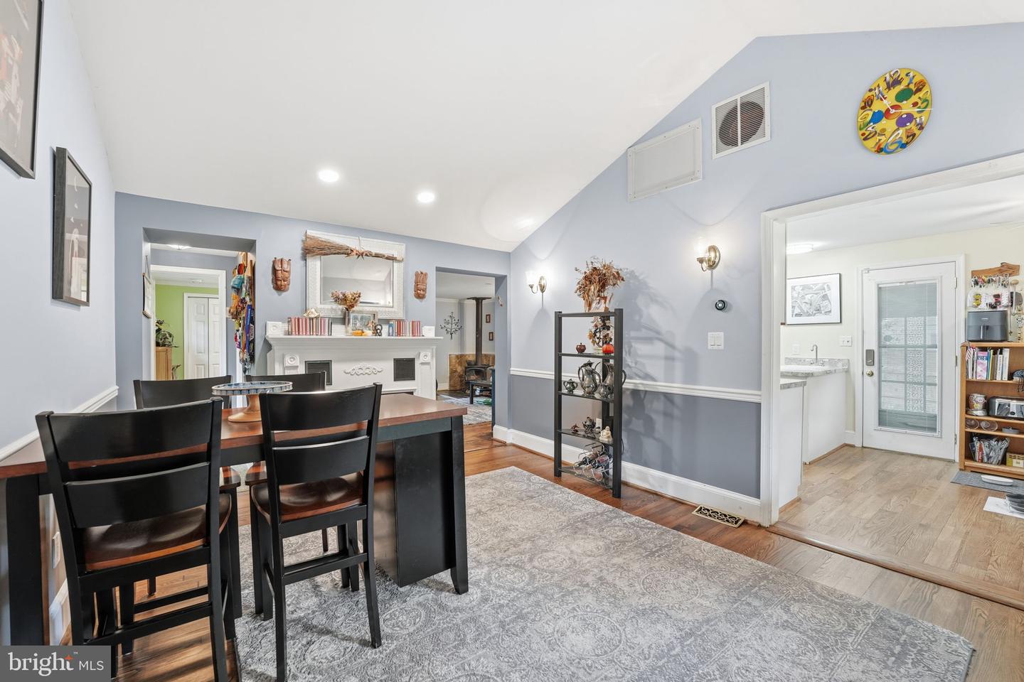 7748 FRANCES DR, ALEXANDRIA, Virginia 22306, 2 Bedrooms Bedrooms, ,2 BathroomsBathrooms,Residential,For sale,7748 FRANCES DR,VAFX2274642 MLS # VAFX2274642