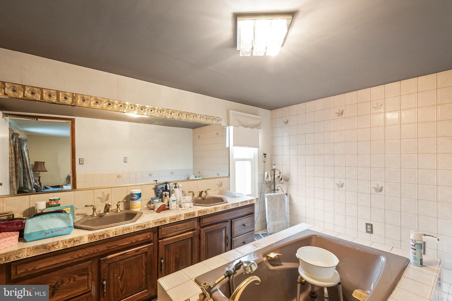 351 11TH ST SE, WASHINGTON, District Of Columbia 20003, 3 Bedrooms Bedrooms, 5 Rooms Rooms,1 BathroomBathrooms,Residential,For sale,351 11TH ST SE,DCDC2227970 MLS # DCDC2227970 351 11TH ST SE, WASHINGTON, District Of Columbia 20003, 3 Bedrooms Bedrooms, 5 Rooms Rooms,1 BathroomBathrooms,Residential,For sale,351 11TH ST SE,DCDC2227970 MLS # DCDC2227970