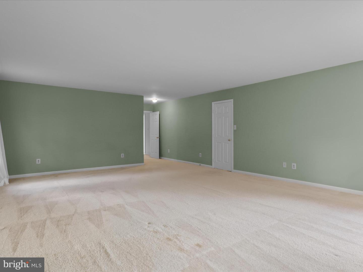 17584 WADELL CT, HAMILTON, Virginia 20158, 4 Bedrooms Bedrooms, ,2 BathroomsBathrooms,Residential,For sale,17584 WADELL CT,VALO2109470 MLS # VALO2109470