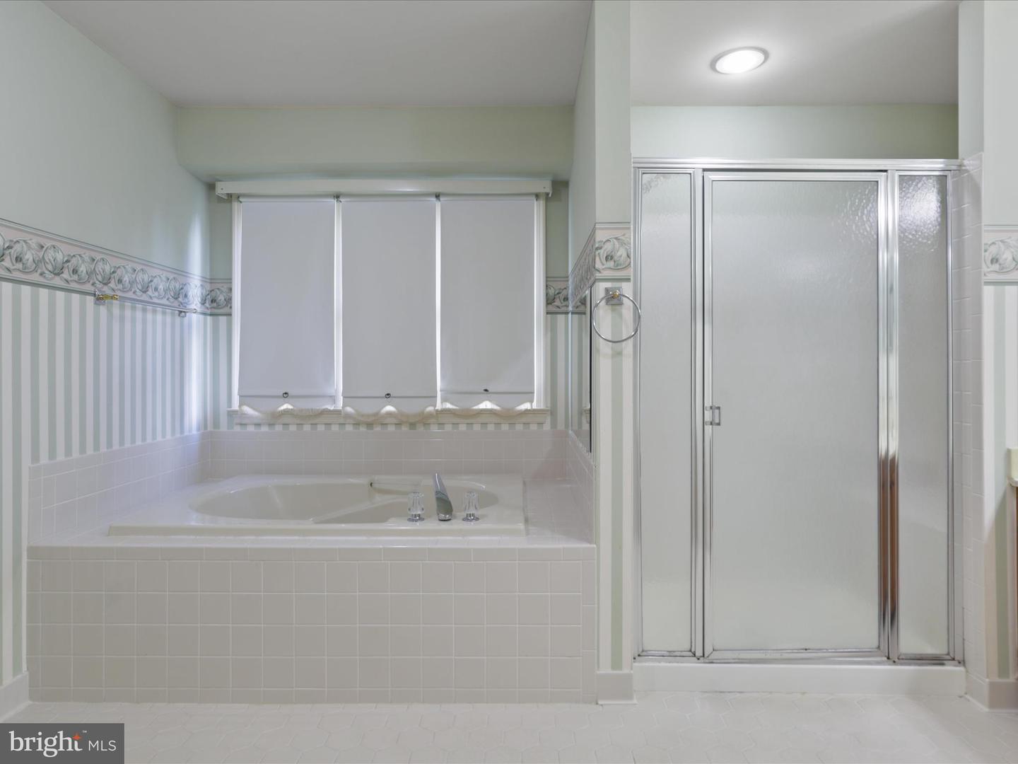 17584 WADELL CT, HAMILTON, Virginia 20158, 4 Bedrooms Bedrooms, ,2 BathroomsBathrooms,Residential,For sale,17584 WADELL CT,VALO2109470 MLS # VALO2109470