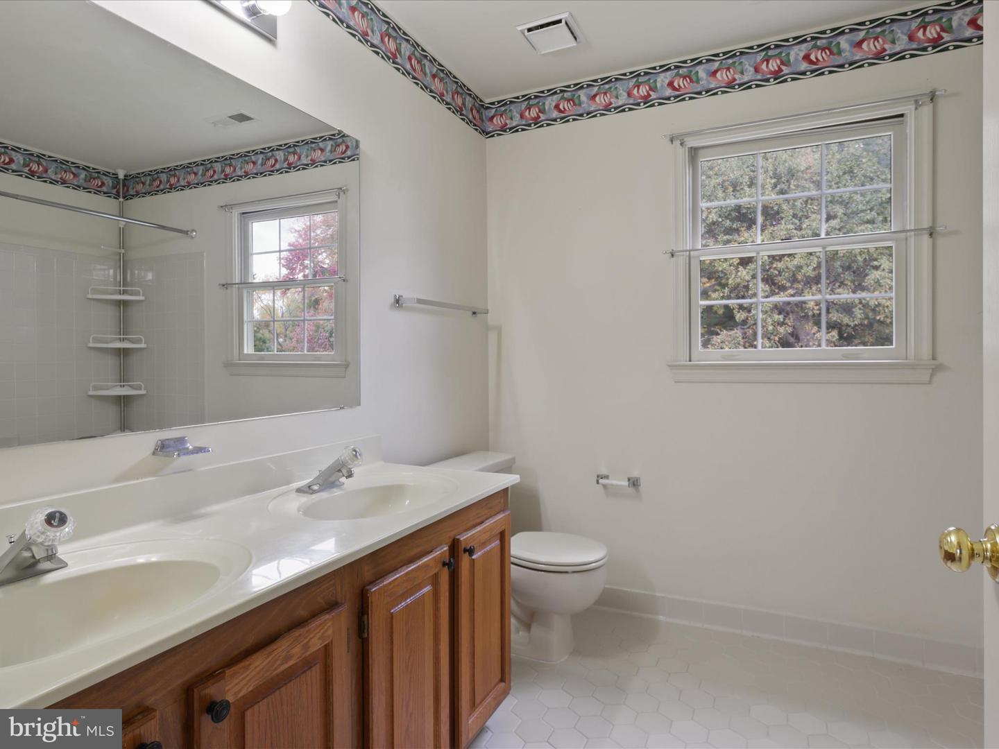 17584 WADELL CT, HAMILTON, Virginia 20158, 4 Bedrooms Bedrooms, ,2 BathroomsBathrooms,Residential,For sale,17584 WADELL CT,VALO2109470 MLS # VALO2109470