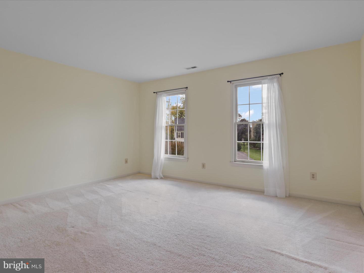 17584 WADELL CT, HAMILTON, Virginia 20158, 4 Bedrooms Bedrooms, ,2 BathroomsBathrooms,Residential,For sale,17584 WADELL CT,VALO2109470 MLS # VALO2109470