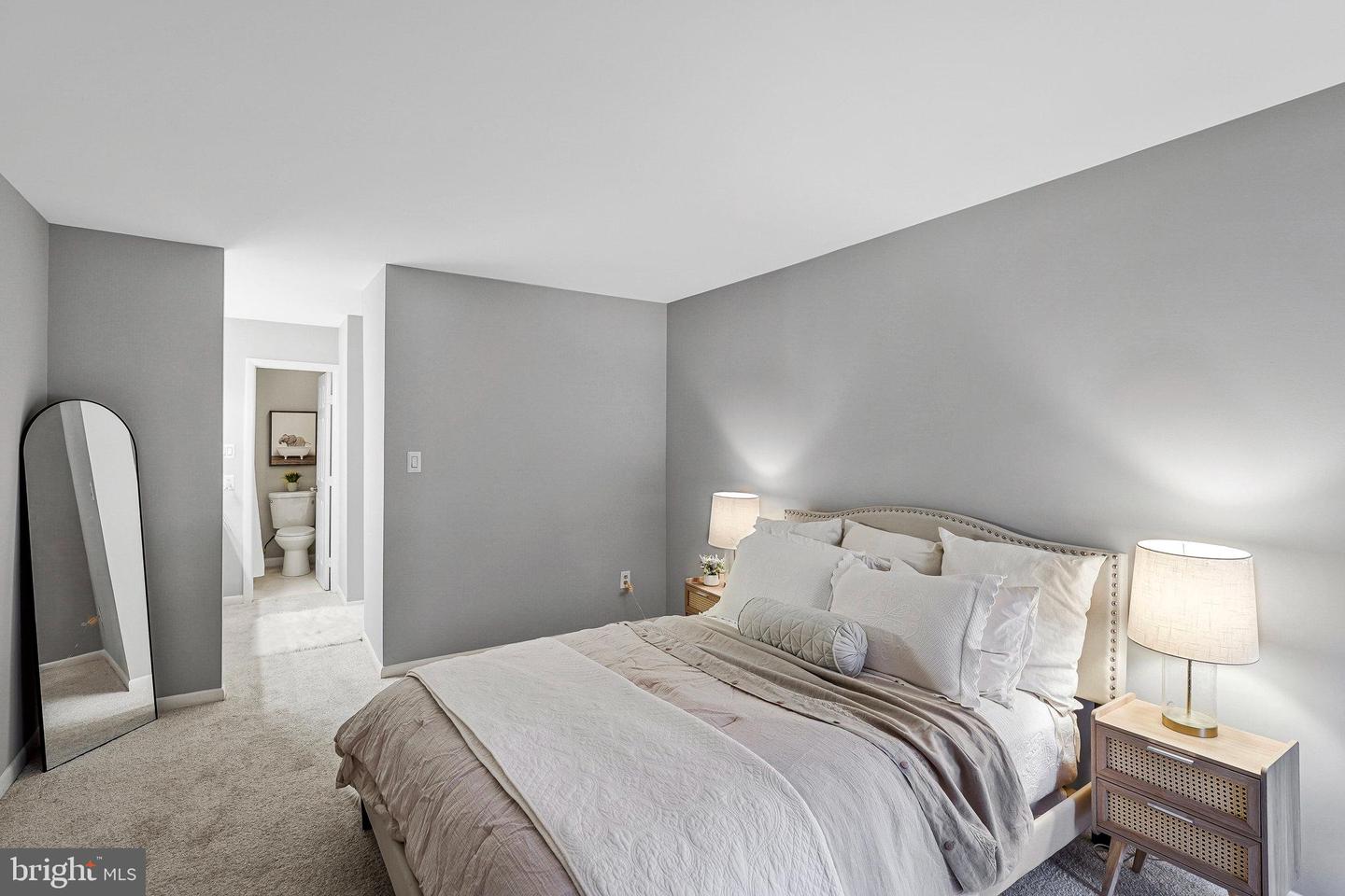 5778-B REXFORD CT #5778B, SPRINGFIELD, Virginia 22152, 2 Bedrooms Bedrooms, ,2 BathroomsBathrooms,Residential,For sale,5778-B REXFORD CT #5778B,VAFX2275790 MLS # VAFX2275790