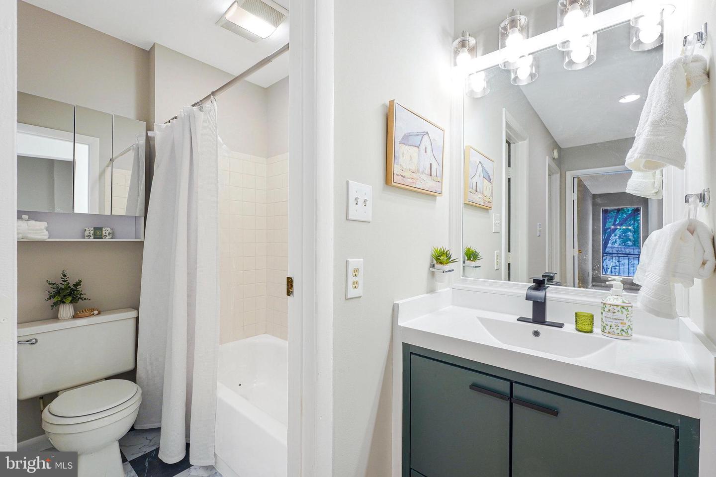 5778-B REXFORD CT #5778B, SPRINGFIELD, Virginia 22152, 2 Bedrooms Bedrooms, ,2 BathroomsBathrooms,Residential,For sale,5778-B REXFORD CT #5778B,VAFX2275790 MLS # VAFX2275790