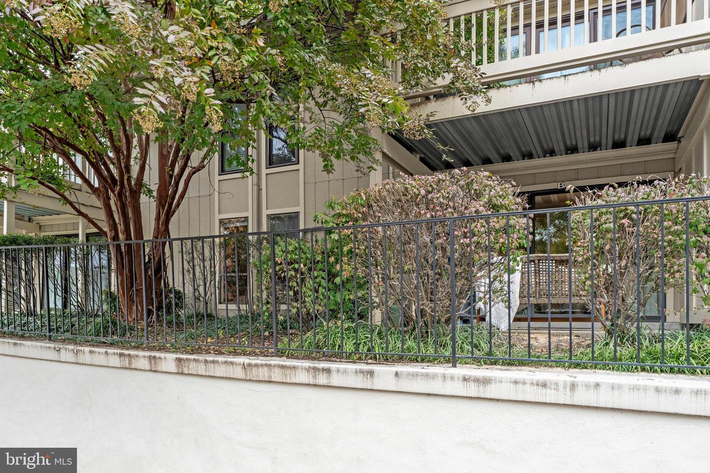 5778-B REXFORD CT #5778B, SPRINGFIELD, Virginia 22152, 2 Bedrooms Bedrooms, ,2 BathroomsBathrooms,Residential,For sale,5778-B REXFORD CT #5778B,VAFX2275790 MLS # VAFX2275790