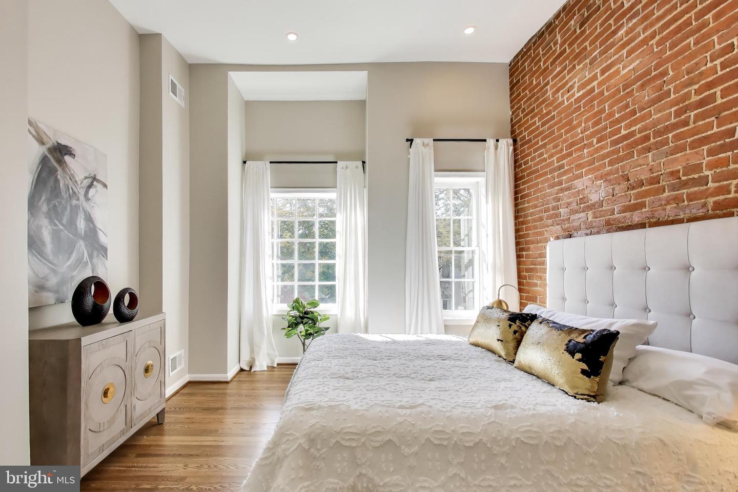 1238 LINDEN PL NE, WASHINGTON, District Of Columbia 20002, 2 Bedrooms Bedrooms, ,1 BathroomBathrooms,Residential,For sale,1238 LINDEN PL NE,DCDC2228450 MLS # DCDC2228450