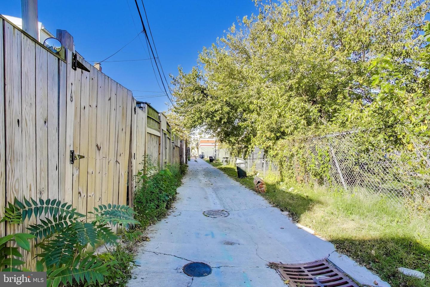 1238 LINDEN PL NE, WASHINGTON, District Of Columbia 20002, 2 Bedrooms Bedrooms, ,1 BathroomBathrooms,Residential,For sale,1238 LINDEN PL NE,DCDC2228450 MLS # DCDC2228450