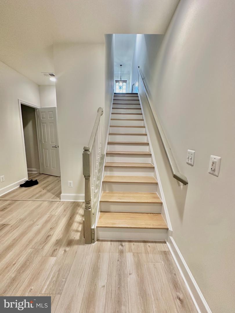 42904 BITTNER SQ, ASHBURN, Virginia 20148, 3 Bedrooms Bedrooms, ,3 BathroomsBathrooms,Residential,For sale,42904 BITTNER SQ,VALO2109366 MLS # VALO2109366