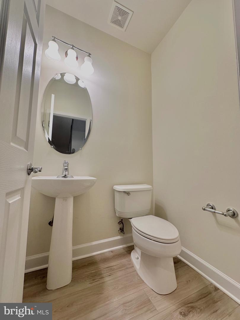 42904 BITTNER SQ, ASHBURN, Virginia 20148, 3 Bedrooms Bedrooms, ,3 BathroomsBathrooms,Residential,For sale,42904 BITTNER SQ,VALO2109366 MLS # VALO2109366