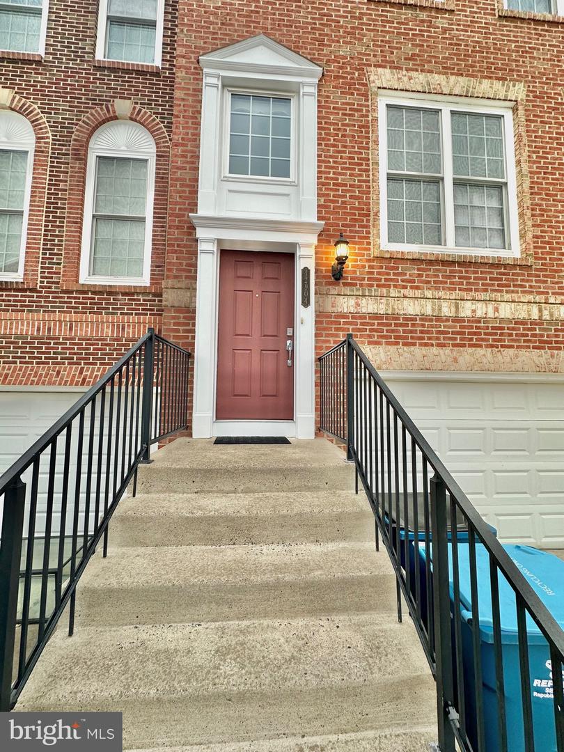 42904 BITTNER SQ, ASHBURN, Virginia 20148, 3 Bedrooms Bedrooms, ,3 BathroomsBathrooms,Residential,For sale,42904 BITTNER SQ,VALO2109366 MLS # VALO2109366