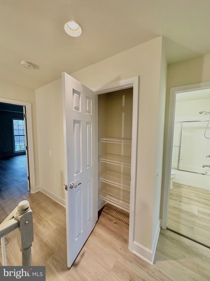 42904 BITTNER SQ, ASHBURN, Virginia 20148, 3 Bedrooms Bedrooms, ,3 BathroomsBathrooms,Residential,For sale,42904 BITTNER SQ,VALO2109366 MLS # VALO2109366