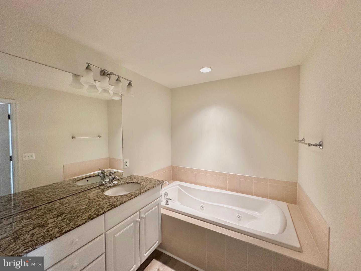 42904 BITTNER SQ, ASHBURN, Virginia 20148, 3 Bedrooms Bedrooms, ,3 BathroomsBathrooms,Residential,For sale,42904 BITTNER SQ,VALO2109366 MLS # VALO2109366