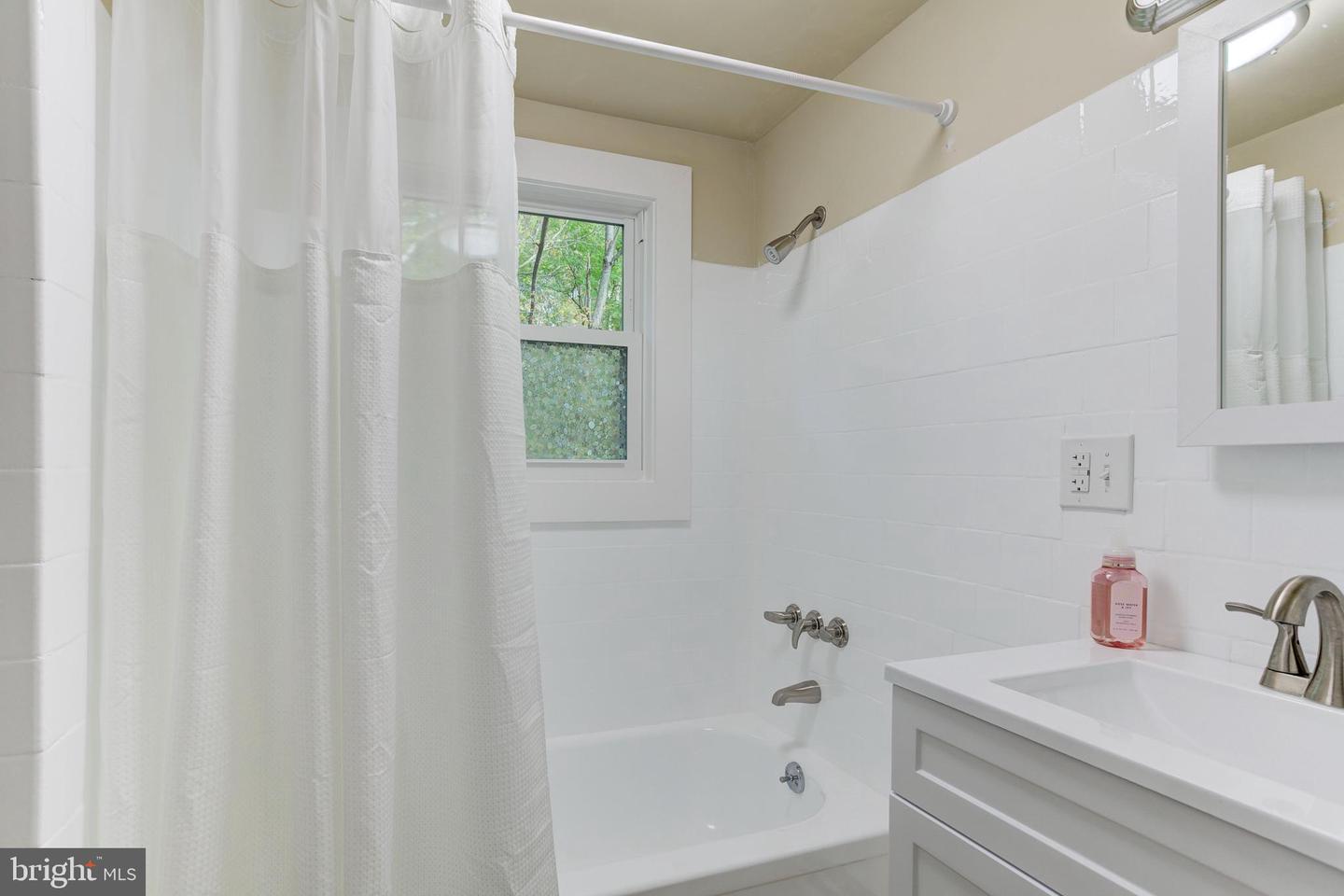 201 GRAINERY RD, MONTROSS, Virginia 22520, 3 Bedrooms Bedrooms, ,1 BathroomBathrooms,Residential,For sale,201 GRAINERY RD,VAWE2009990 MLS # VAWE2009990