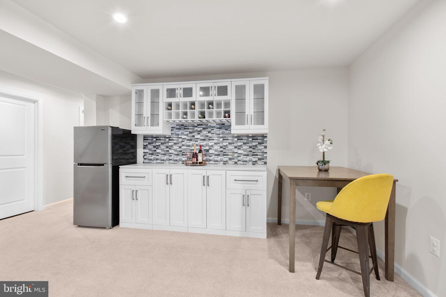 9405 WINTERCHASE CT, FREDERICKSBURG, Virginia 22407, 5 Bedrooms Bedrooms, ,3 BathroomsBathrooms,Residential,For sale,9405 WINTERCHASE CT,VASP2037122 MLS # VASP2037122