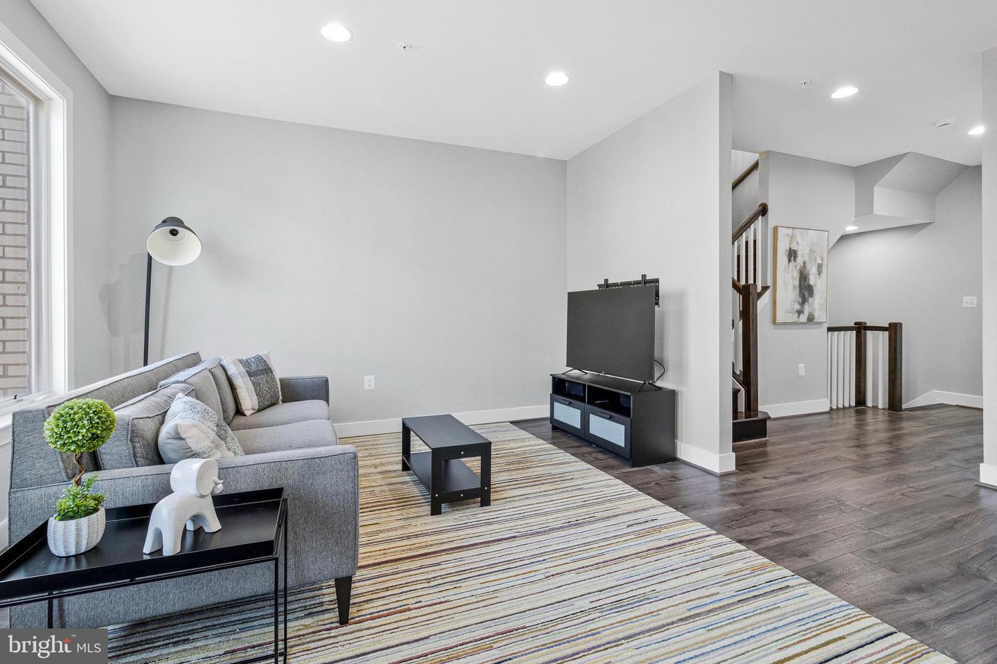 2102 MAIN LINE BLVD, ALEXANDRIA, Virginia 22301, 5 Bedrooms Bedrooms, ,4 BathroomsBathrooms,Residential,For sale,2102 MAIN LINE BLVD,VAAX2051094 MLS # VAAX2051094