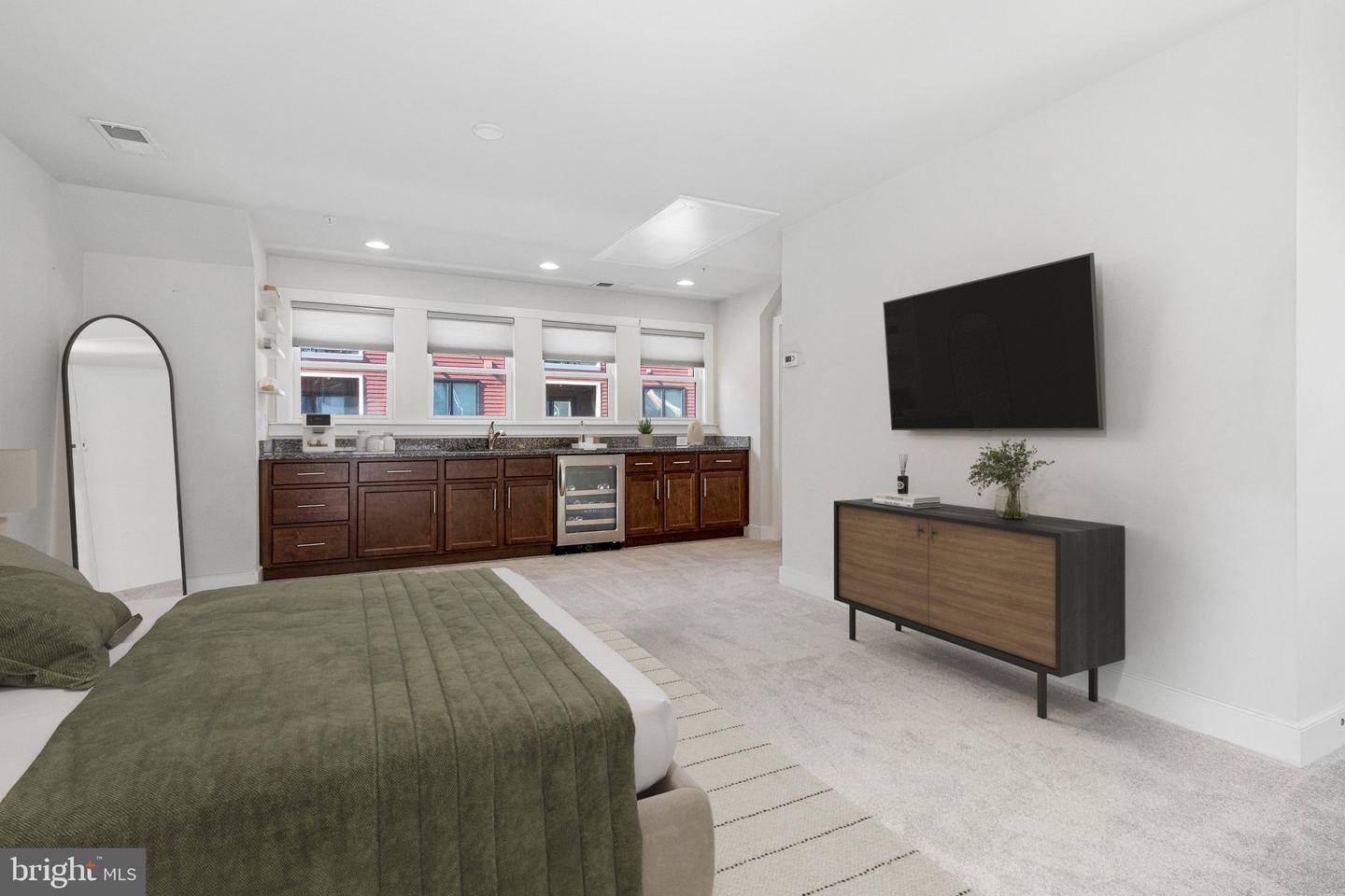 2102 MAIN LINE BLVD, ALEXANDRIA, Virginia 22301, 5 Bedrooms Bedrooms, ,4 BathroomsBathrooms,Residential,For sale,2102 MAIN LINE BLVD,VAAX2051094 MLS # VAAX2051094