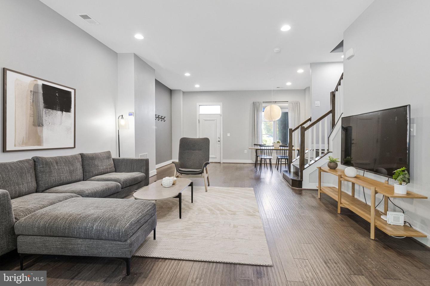 2102 MAIN LINE BLVD, ALEXANDRIA, Virginia 22301, 5 Bedrooms Bedrooms, ,4 BathroomsBathrooms,Residential,For sale,2102 MAIN LINE BLVD,VAAX2051094 MLS # VAAX2051094