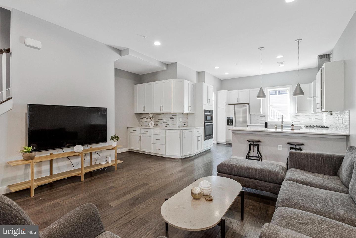 2102 MAIN LINE BLVD, ALEXANDRIA, Virginia 22301, 5 Bedrooms Bedrooms, ,4 BathroomsBathrooms,Residential,For sale,2102 MAIN LINE BLVD,VAAX2051094 MLS # VAAX2051094