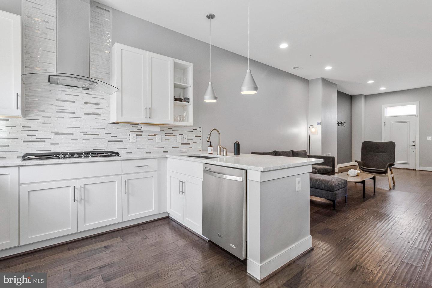 2102 MAIN LINE BLVD, ALEXANDRIA, Virginia 22301, 5 Bedrooms Bedrooms, ,4 BathroomsBathrooms,Residential,For sale,2102 MAIN LINE BLVD,VAAX2051094 MLS # VAAX2051094