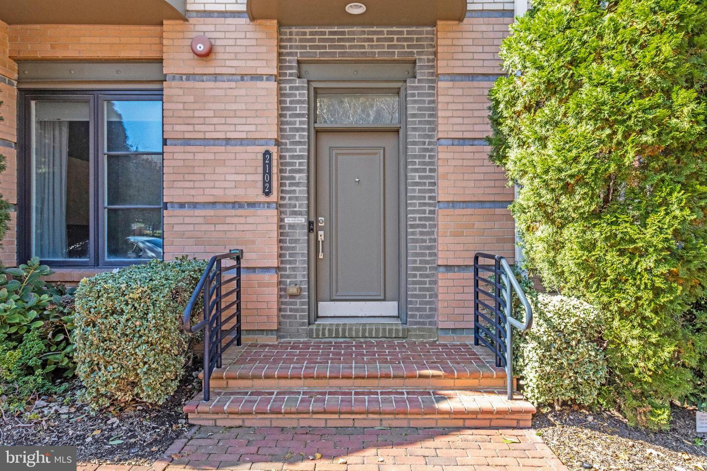 2102 MAIN LINE BLVD, ALEXANDRIA, Virginia 22301, 5 Bedrooms Bedrooms, ,4 BathroomsBathrooms,Residential,For sale,2102 MAIN LINE BLVD,VAAX2051094 MLS # VAAX2051094