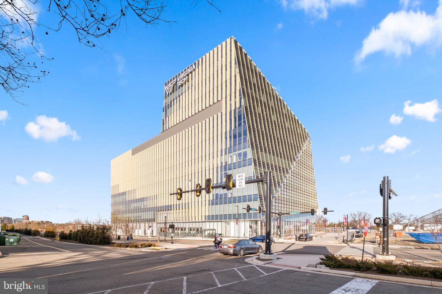 2102 MAIN LINE BLVD, ALEXANDRIA, Virginia 22301, 5 Bedrooms Bedrooms, ,4 BathroomsBathrooms,Residential,For sale,2102 MAIN LINE BLVD,VAAX2051094 MLS # VAAX2051094