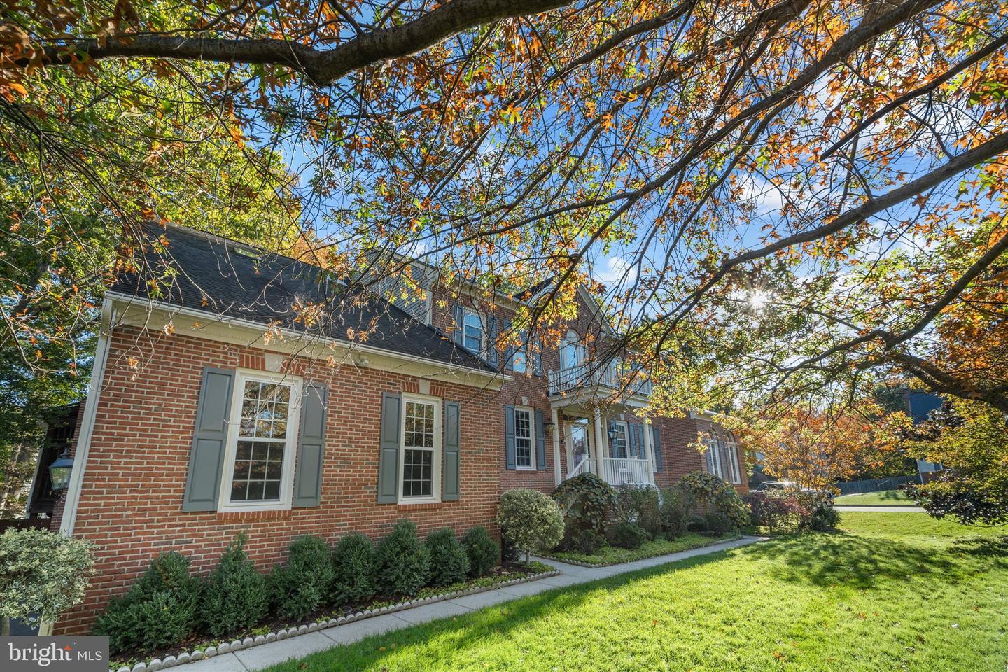 5495 ROCKPOINTE DR, CLIFTON, Virginia 20124, 6 Bedrooms Bedrooms, ,4 BathroomsBathrooms,Residential,For sale,5495 ROCKPOINTE DR,VAFX2276036 MLS # VAFX2276036 5495 ROCKPOINTE DR, CLIFTON, Virginia 20124, 6 Bedrooms Bedrooms, ,4 BathroomsBathrooms,Residential,For sale,5495 ROCKPOINTE DR,VAFX2276036 MLS # VAFX2276036