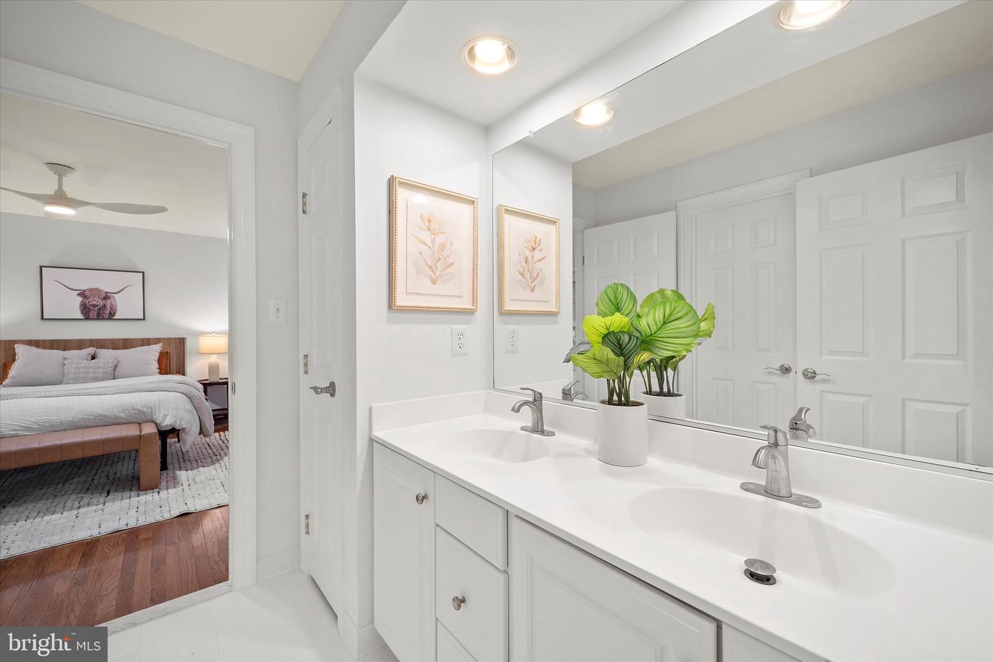 5495 ROCKPOINTE DR, CLIFTON, Virginia 20124, 6 Bedrooms Bedrooms, ,4 BathroomsBathrooms,Residential,For sale,5495 ROCKPOINTE DR,VAFX2276036 MLS # VAFX2276036 5495 ROCKPOINTE DR, CLIFTON, Virginia 20124, 6 Bedrooms Bedrooms, ,4 BathroomsBathrooms,Residential,For sale,5495 ROCKPOINTE DR,VAFX2276036 MLS # VAFX2276036