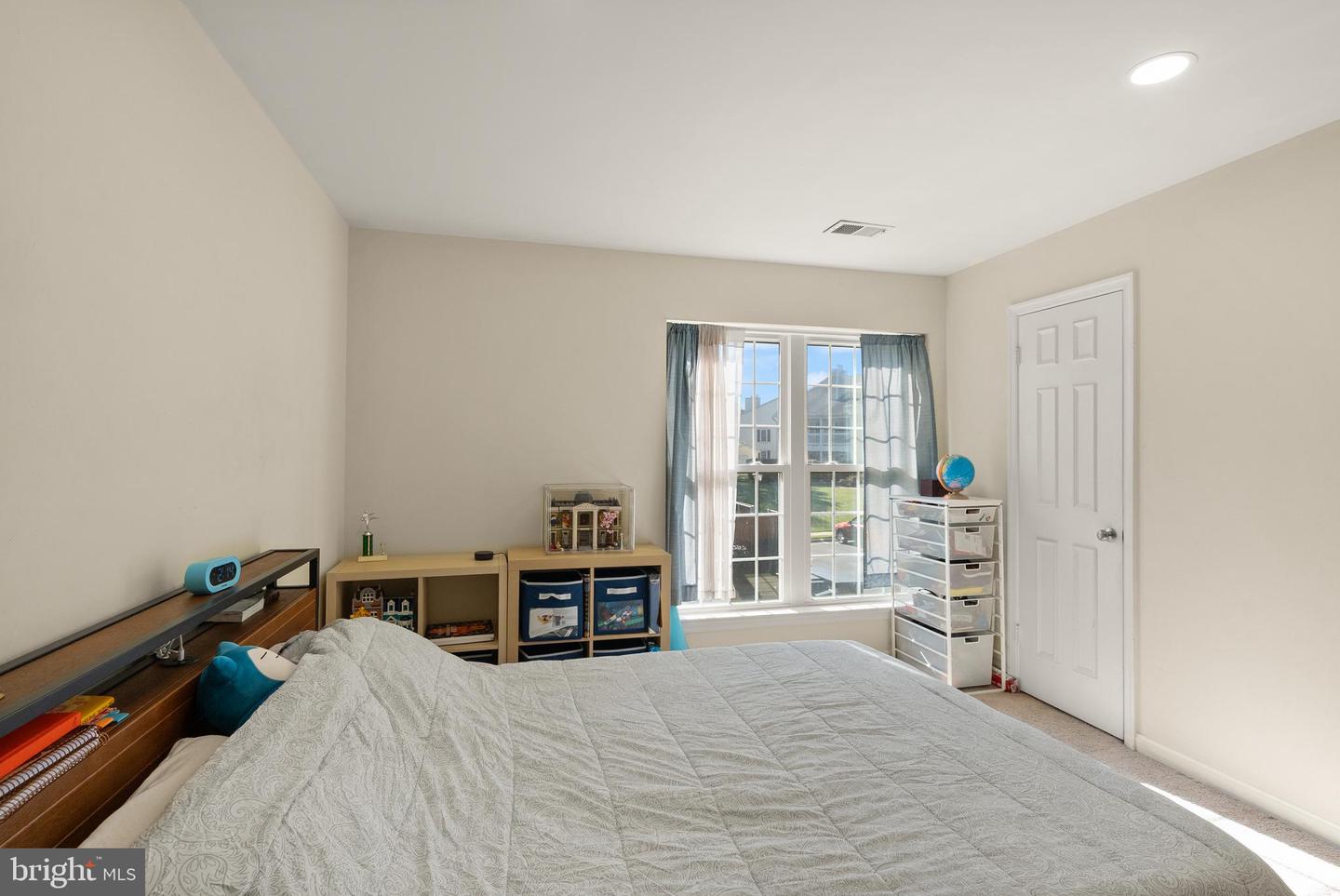 6905-B KEYSER WAY, ALEXANDRIA, Virginia 22310, 2 Bedrooms Bedrooms, ,2 BathroomsBathrooms,Residential,For sale,6905-B KEYSER WAY,VAFX2276352 MLS # VAFX2276352