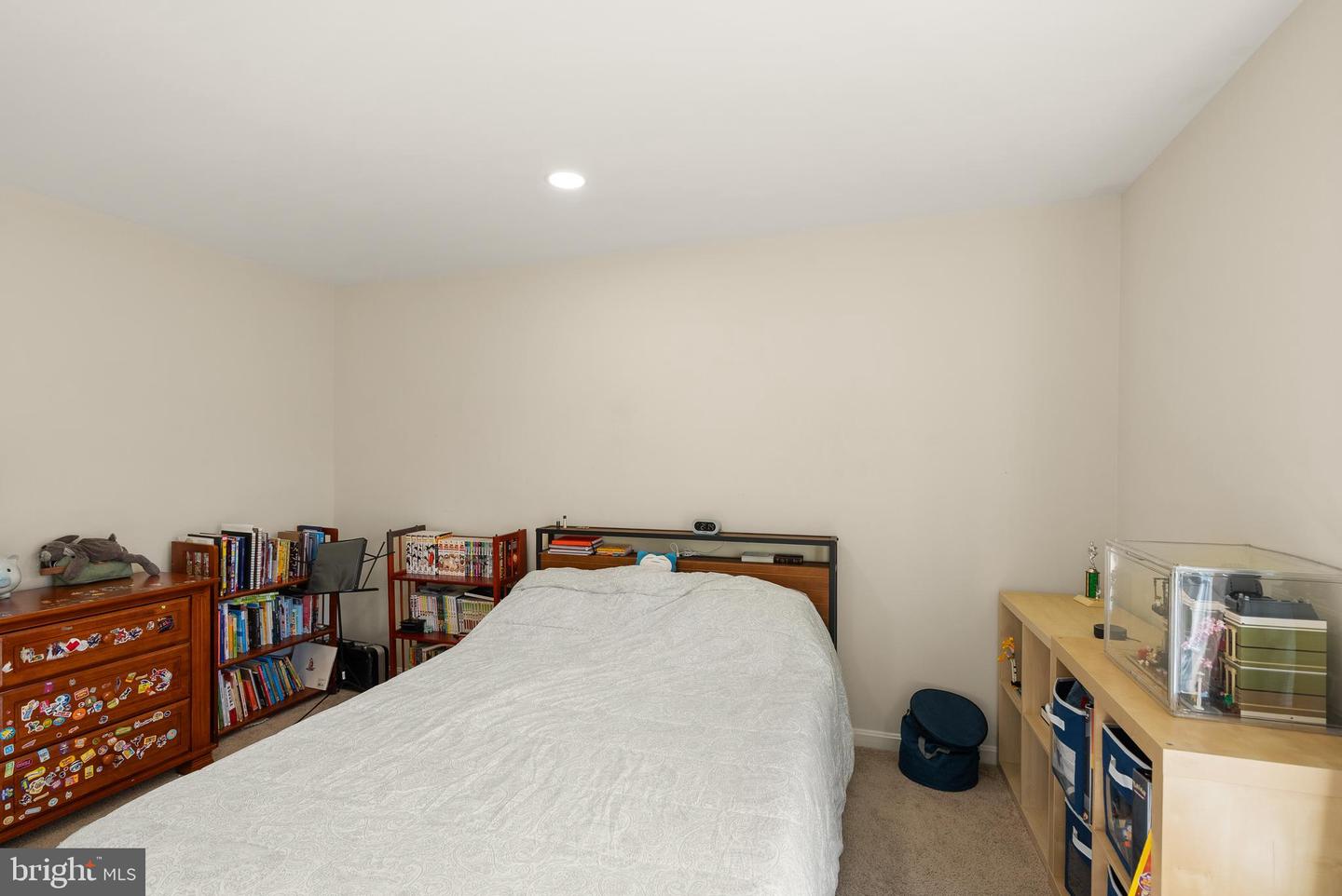 6905-B KEYSER WAY, ALEXANDRIA, Virginia 22310, 2 Bedrooms Bedrooms, ,2 BathroomsBathrooms,Residential,For sale,6905-B KEYSER WAY,VAFX2276352 MLS # VAFX2276352