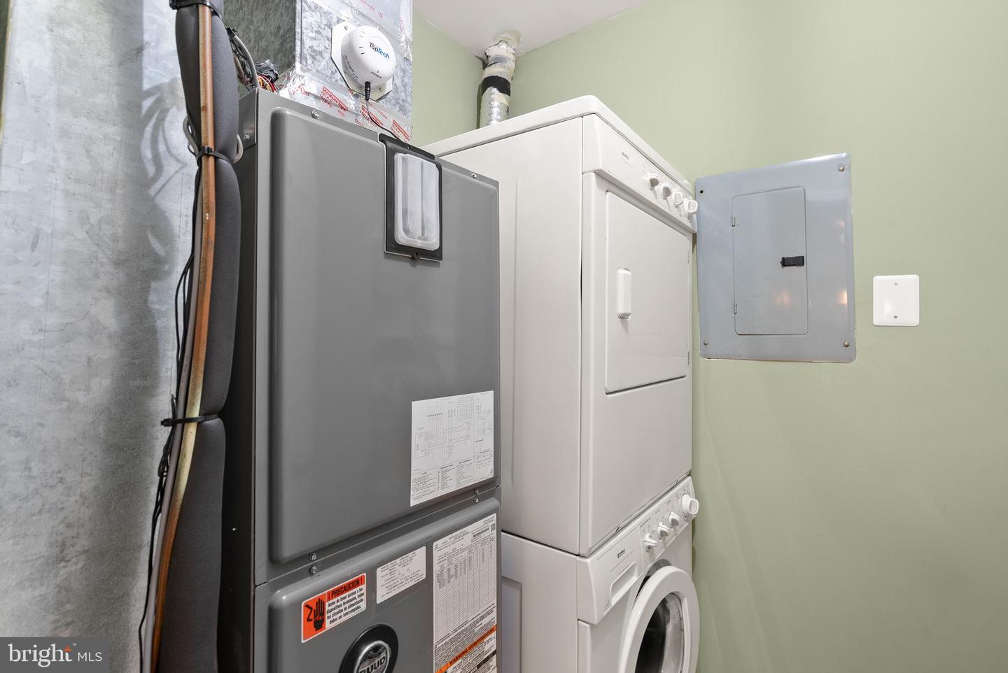 6905-B KEYSER WAY, ALEXANDRIA, Virginia 22310, 2 Bedrooms Bedrooms, ,2 BathroomsBathrooms,Residential,For sale,6905-B KEYSER WAY,VAFX2276352 MLS # VAFX2276352