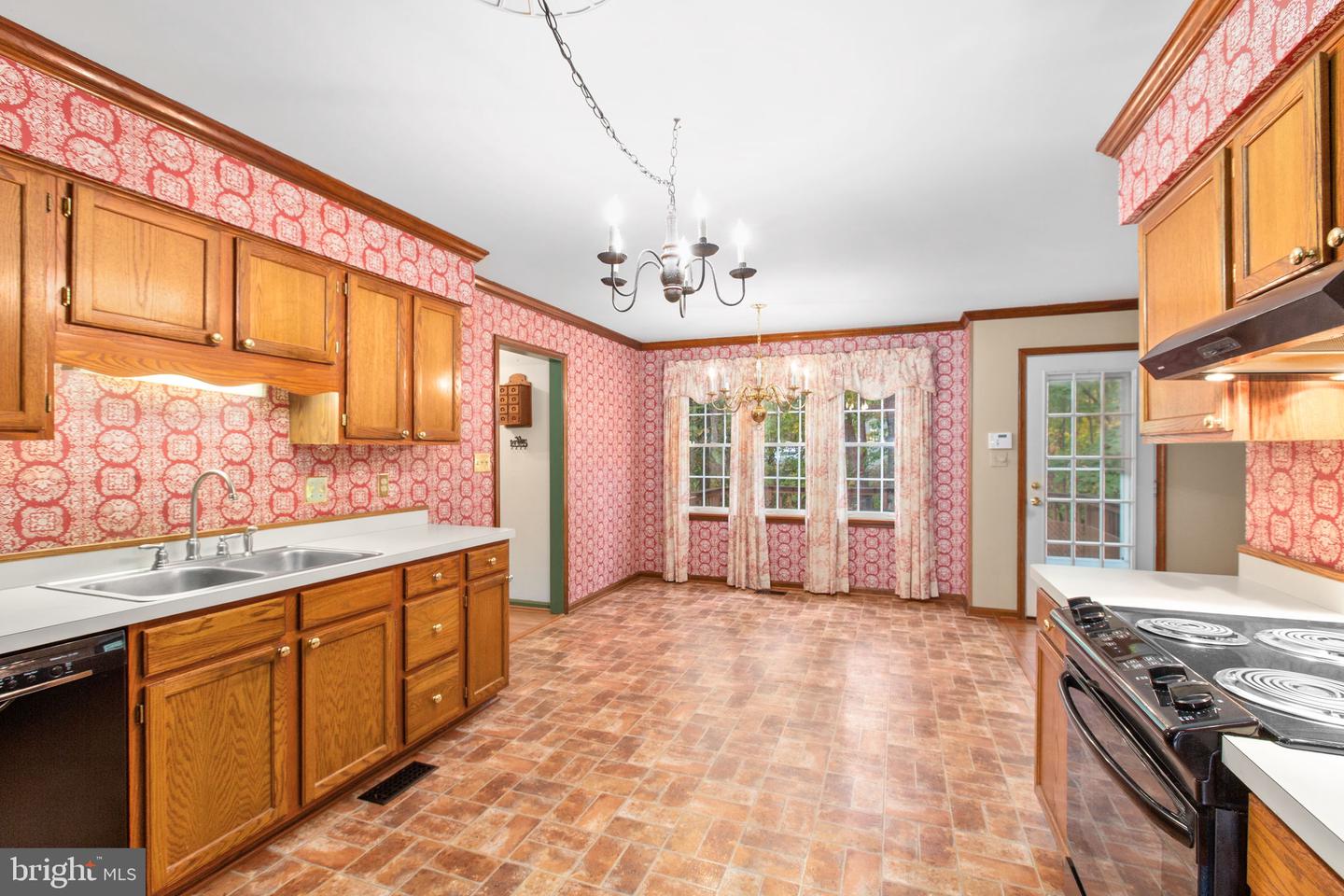 4305 WICKHAM CT, FREDERICKSBURG, Virginia 22408, 4 Bedrooms Bedrooms, 12 Rooms Rooms,2 BathroomsBathrooms,Residential,For sale,4305 WICKHAM CT,VASP2037266 MLS # VASP2037266