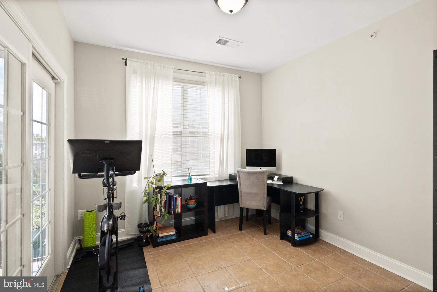 2238 MARGRAF CIR, WOODBRIDGE, Virginia 22191, 3 Bedrooms Bedrooms, 6 Rooms Rooms,2 BathroomsBathrooms,Residential,For sale,2238 MARGRAF CIR,VAPW2106656 MLS # VAPW2106656