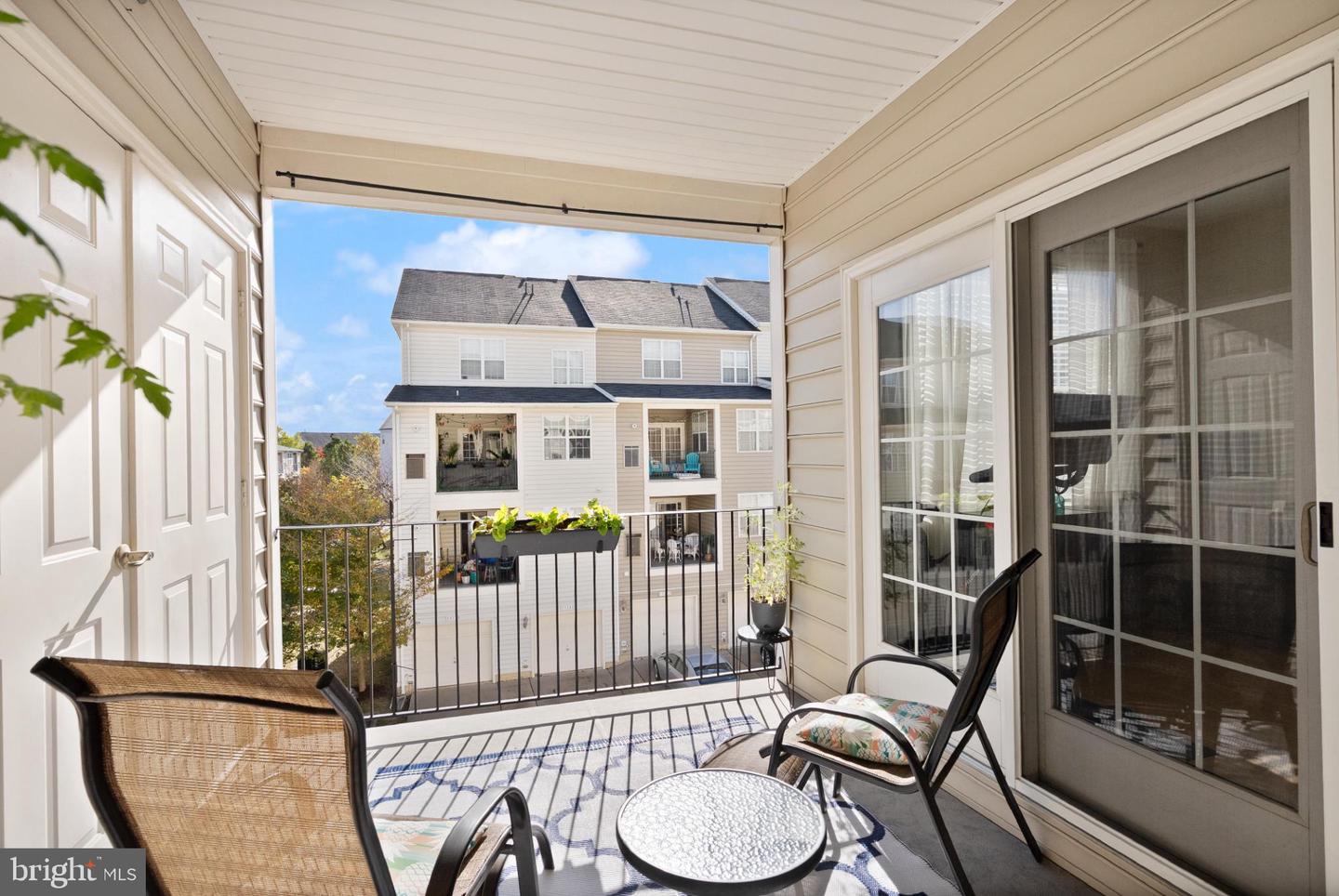 2238 MARGRAF CIR, WOODBRIDGE, Virginia 22191, 3 Bedrooms Bedrooms, 6 Rooms Rooms,2 BathroomsBathrooms,Residential,For sale,2238 MARGRAF CIR,VAPW2106656 MLS # VAPW2106656