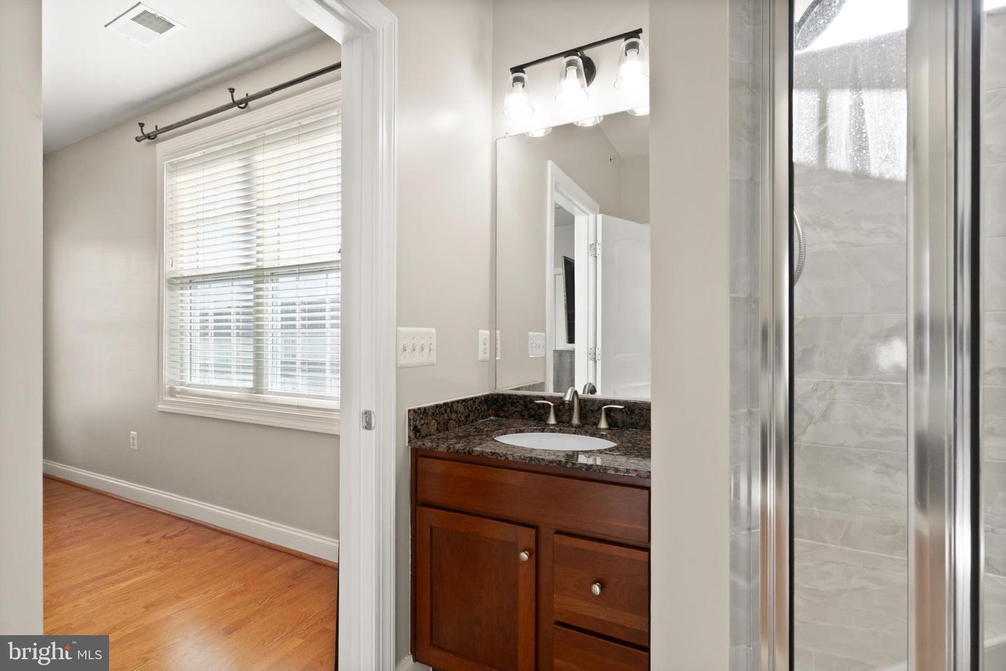 2238 MARGRAF CIR, WOODBRIDGE, Virginia 22191, 3 Bedrooms Bedrooms, 6 Rooms Rooms,2 BathroomsBathrooms,Residential,For sale,2238 MARGRAF CIR,VAPW2106656 MLS # VAPW2106656