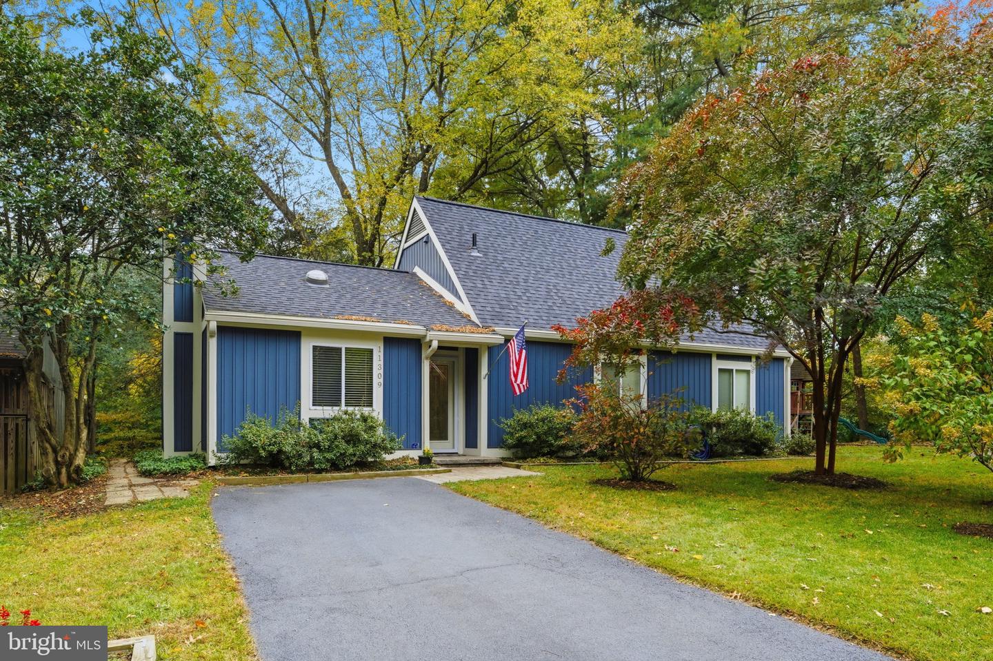 11309 GATESBOROUGH LN, RESTON, Virginia 20191, 3 Bedrooms Bedrooms, 5 Rooms Rooms,2 BathroomsBathrooms,Residential,For sale,11309 GATESBOROUGH LN,VAFX2276082 MLS # VAFX2276082