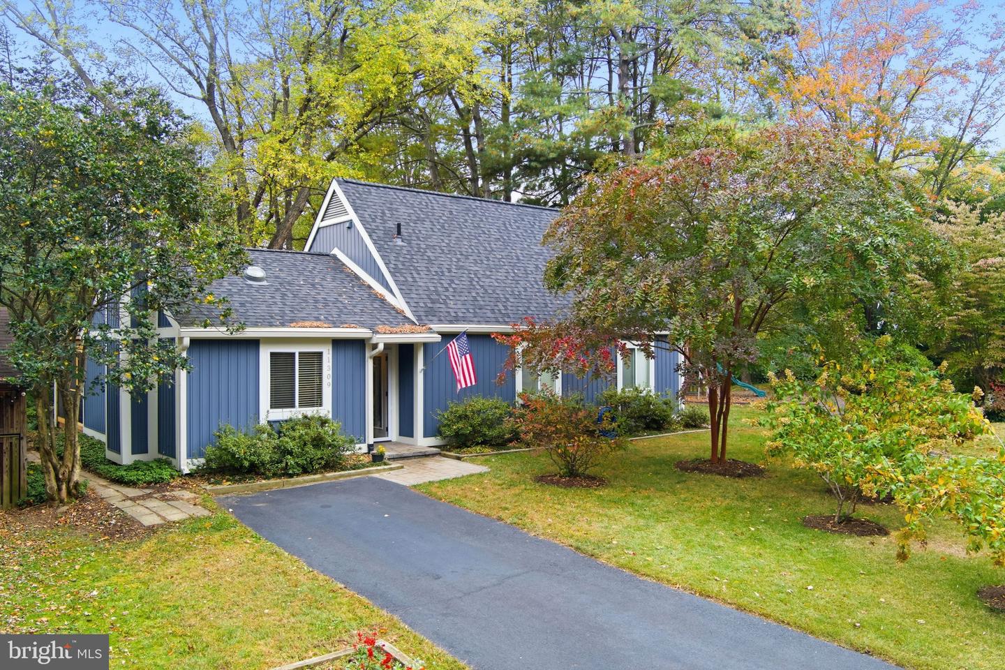 11309 GATESBOROUGH LN, RESTON, Virginia 20191, 3 Bedrooms Bedrooms, 5 Rooms Rooms,2 BathroomsBathrooms,Residential,For sale,11309 GATESBOROUGH LN,VAFX2276082 MLS # VAFX2276082