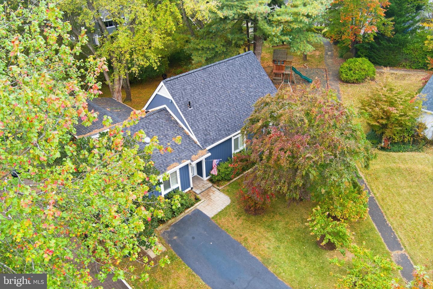 11309 GATESBOROUGH LN, RESTON, Virginia 20191, 3 Bedrooms Bedrooms, 5 Rooms Rooms,2 BathroomsBathrooms,Residential,For sale,11309 GATESBOROUGH LN,VAFX2276082 MLS # VAFX2276082