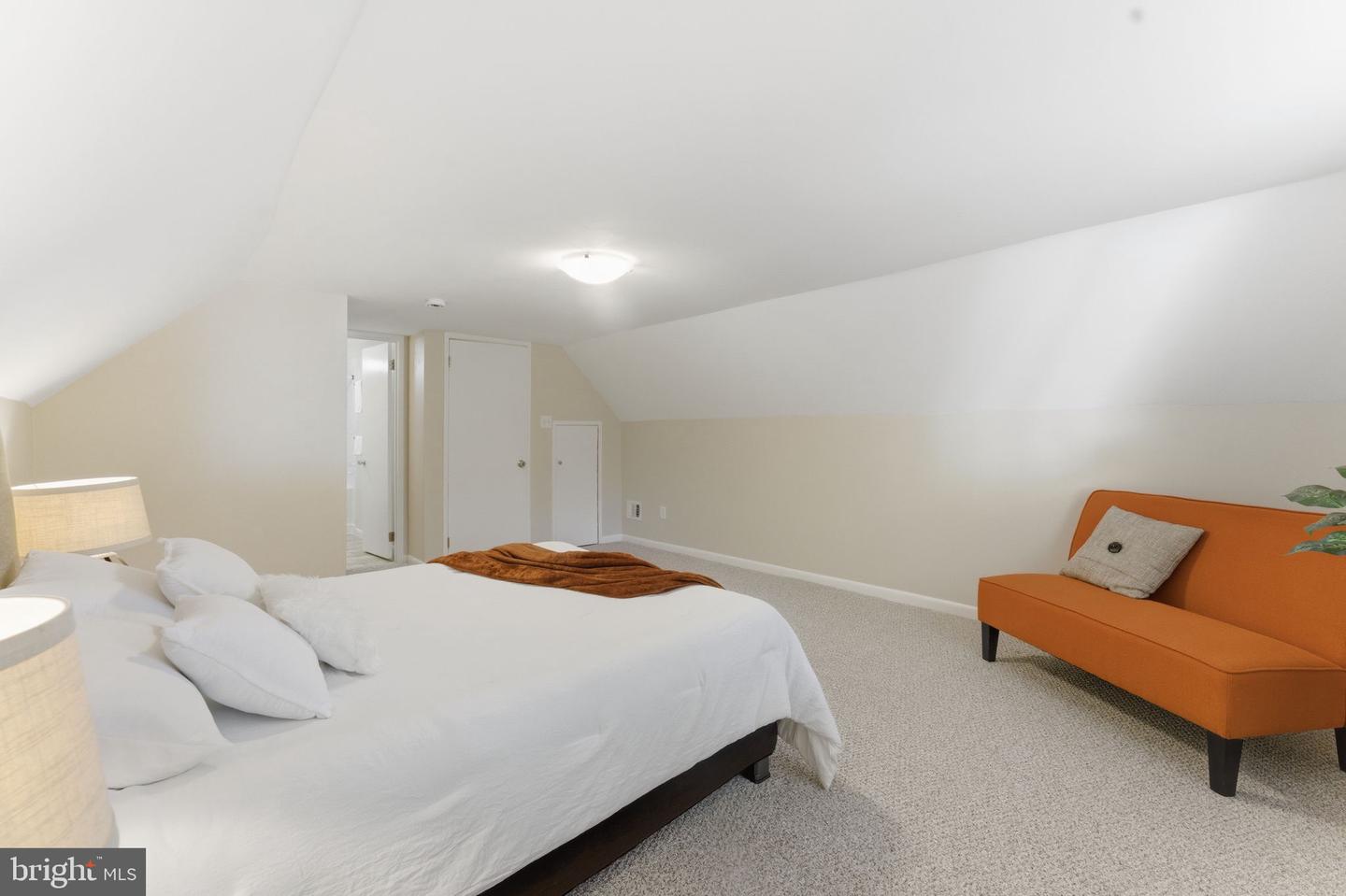 11309 GATESBOROUGH LN, RESTON, Virginia 20191, 3 Bedrooms Bedrooms, 5 Rooms Rooms,2 BathroomsBathrooms,Residential,For sale,11309 GATESBOROUGH LN,VAFX2276082 MLS # VAFX2276082