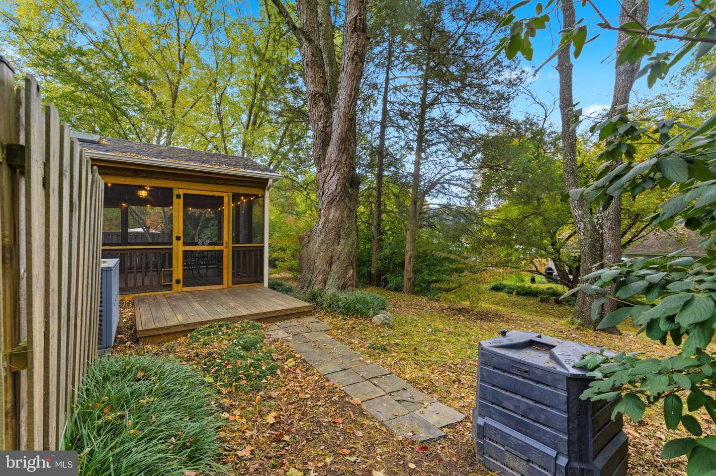 11309 GATESBOROUGH LN, RESTON, Virginia 20191, 3 Bedrooms Bedrooms, 5 Rooms Rooms,2 BathroomsBathrooms,Residential,For sale,11309 GATESBOROUGH LN,VAFX2276082 MLS # VAFX2276082