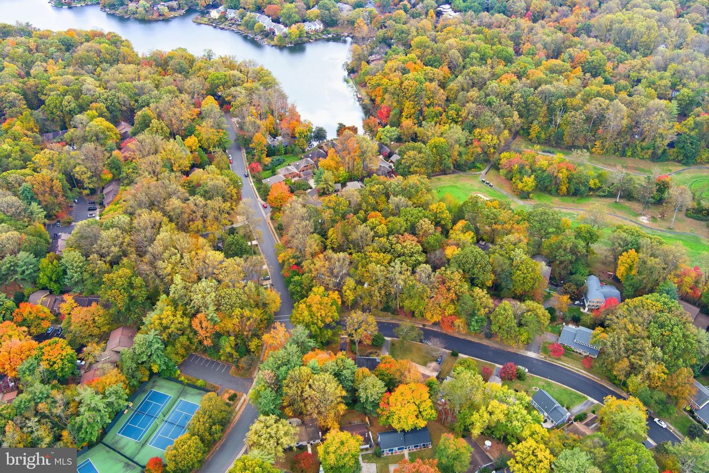 11309 GATESBOROUGH LN, RESTON, Virginia 20191, 3 Bedrooms Bedrooms, 5 Rooms Rooms,2 BathroomsBathrooms,Residential,For sale,11309 GATESBOROUGH LN,VAFX2276082 MLS # VAFX2276082