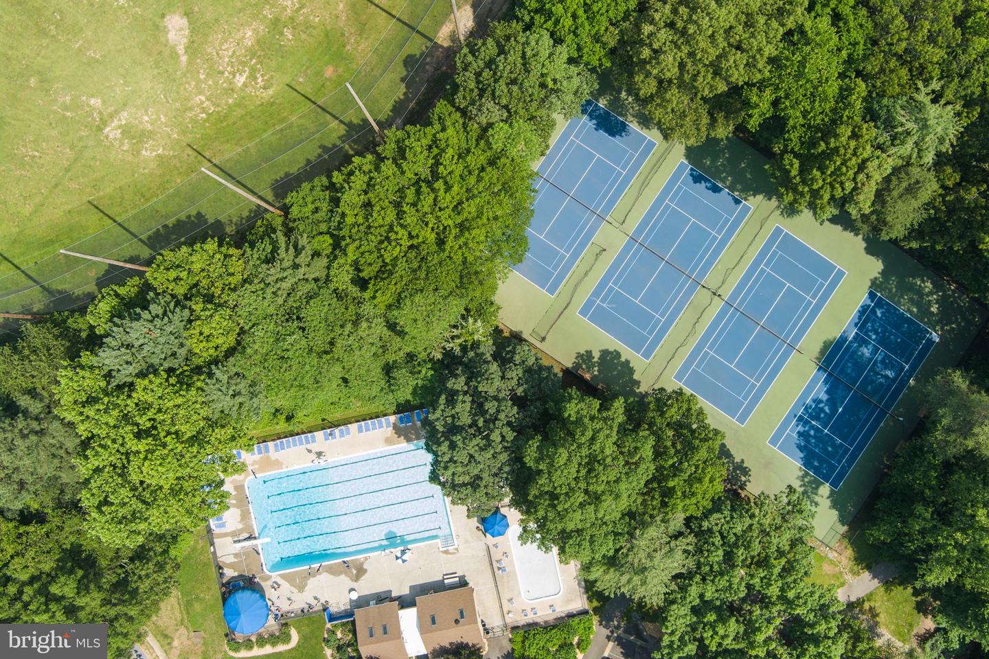 11309 GATESBOROUGH LN, RESTON, Virginia 20191, 3 Bedrooms Bedrooms, 5 Rooms Rooms,2 BathroomsBathrooms,Residential,For sale,11309 GATESBOROUGH LN,VAFX2276082 MLS # VAFX2276082