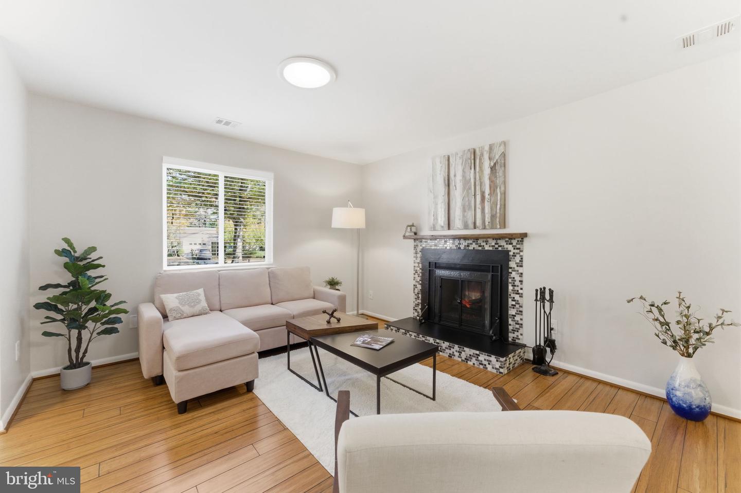 11309 GATESBOROUGH LN, RESTON, Virginia 20191, 3 Bedrooms Bedrooms, 5 Rooms Rooms,2 BathroomsBathrooms,Residential,For sale,11309 GATESBOROUGH LN,VAFX2276082 MLS # VAFX2276082