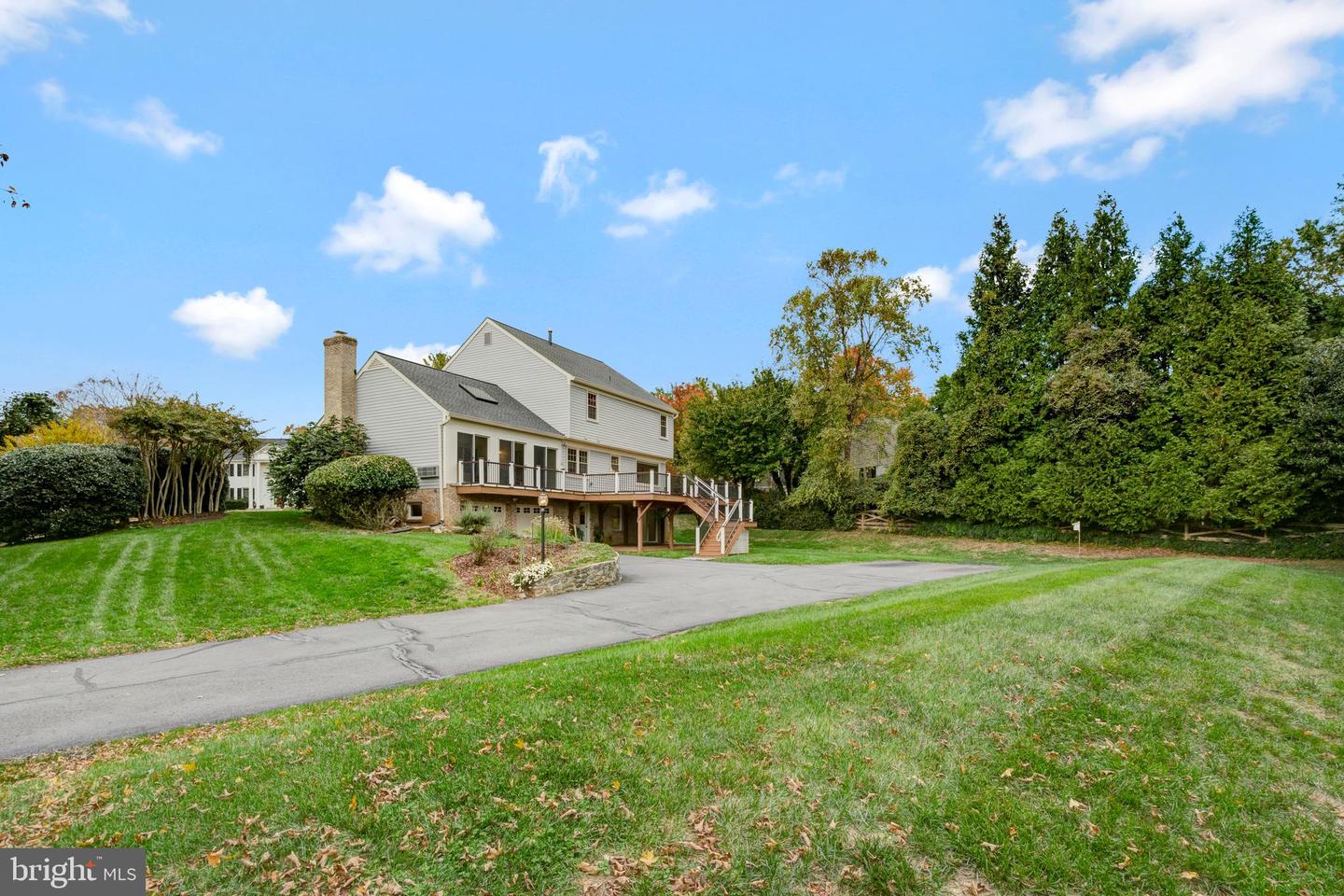 1332 CARPERS FARM WAY, VIENNA, Virginia 22182, 5 Bedrooms Bedrooms, ,3 BathroomsBathrooms,Residential,For sale,1332 CARPERS FARM WAY,VAFX2276094 MLS # VAFX2276094 1332 CARPERS FARM WAY, VIENNA, Virginia 22182, 5 Bedrooms Bedrooms, ,3 BathroomsBathrooms,Residential,For sale,1332 CARPERS FARM WAY,VAFX2276094 MLS # VAFX2276094