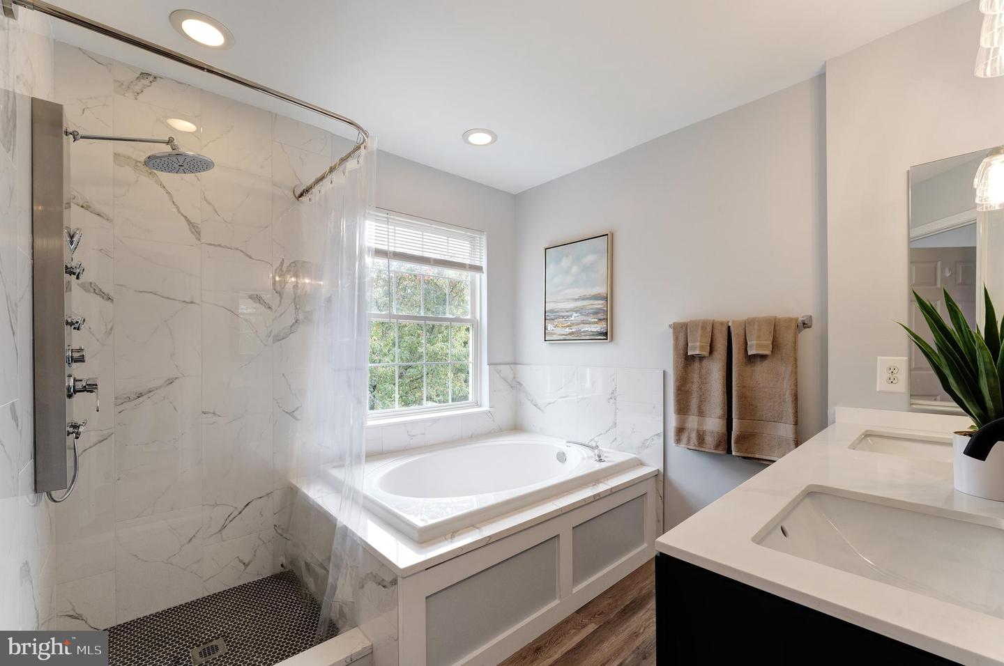 23032 POTOMAC HILL SQ, STERLING, Virginia 20166, 4 Bedrooms Bedrooms, ,3 BathroomsBathrooms,Residential,For sale,23032 POTOMAC HILL SQ,VALO2109624 MLS # VALO2109624