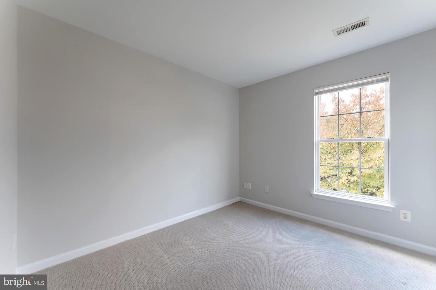 23032 POTOMAC HILL SQ, STERLING, Virginia 20166, 4 Bedrooms Bedrooms, ,3 BathroomsBathrooms,Residential,For sale,23032 POTOMAC HILL SQ,VALO2109624 MLS # VALO2109624